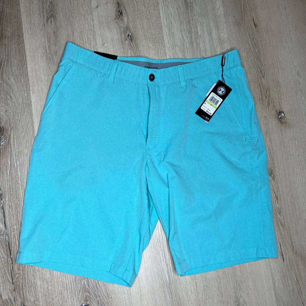 Under Armour men’s heat gear dress/ golf shorts